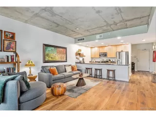 Photo #6: 6480169 Listing