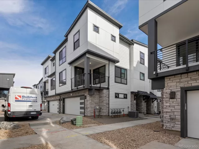 MLS: 6483133 Condo For Sale