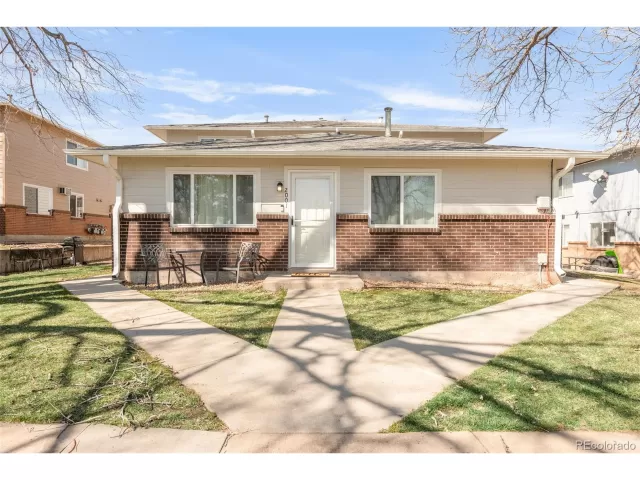 MLS: 6489594 Condo For Sale