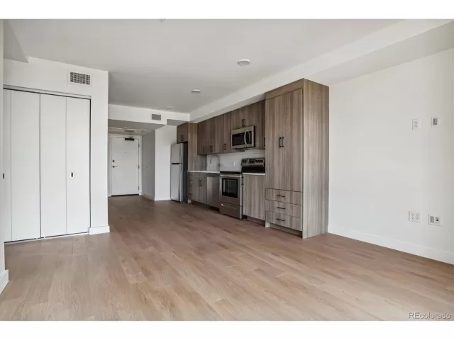 MLS: 6492356 Condo For Sale