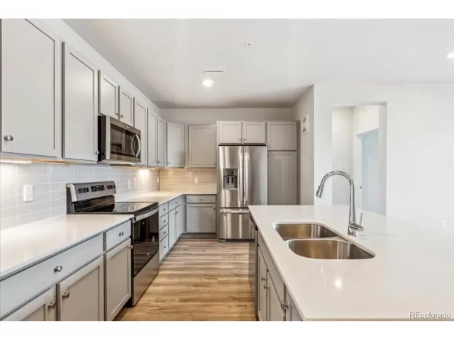 MLS: 6499693 Condo For Sale