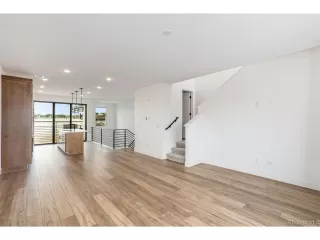 Photo #3: 6502915 Listing