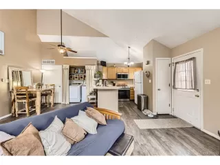 Photo #5: 6507899 Listing