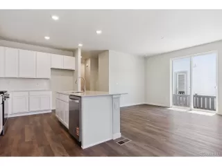 Photo #4: 6510955 Listing