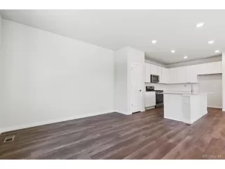 Photo #5: 6510955 Listing