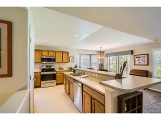 Photo #5: 6516193 Listing