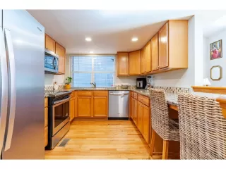 Photo #5: 6520910 Listing