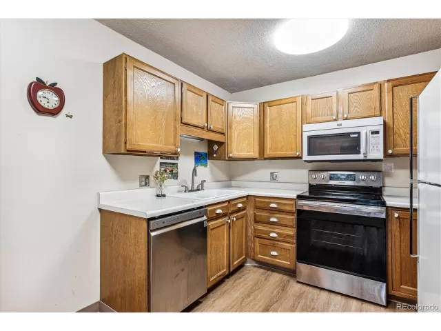 MLS: 6521623 Condo For Sale