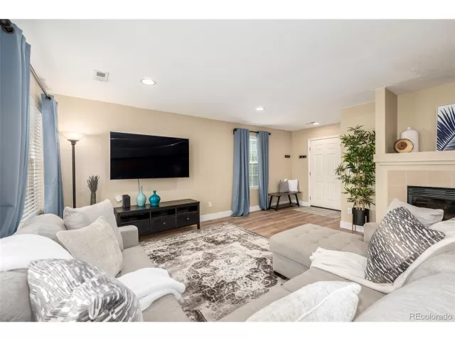MLS: 6530052 Condo For Sale