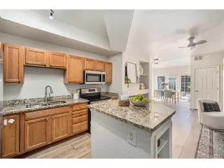 Photo #6: 6530785 Listing