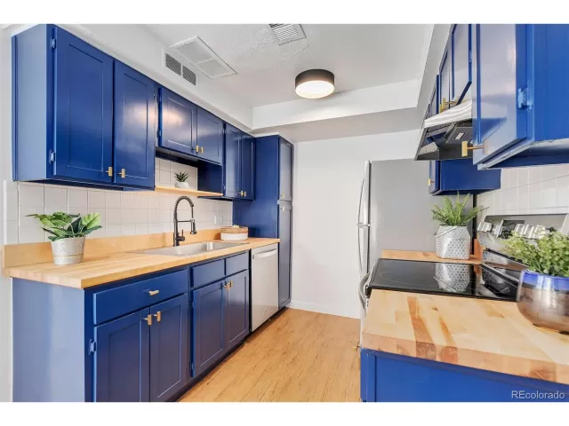 MLS: 6537754 Condo For Sale