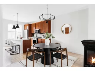 Photo #5: 6543500 Listing