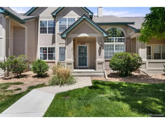 MLS: 6551113 Condo For Sale