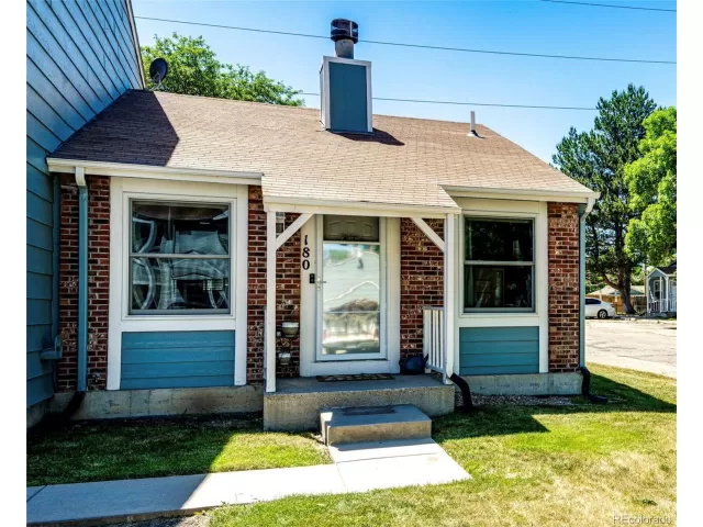 MLS: 6552077 Condo For Sale