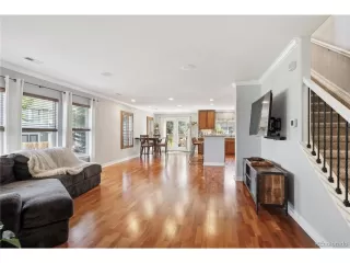 Photo #2: 6552534 Listing