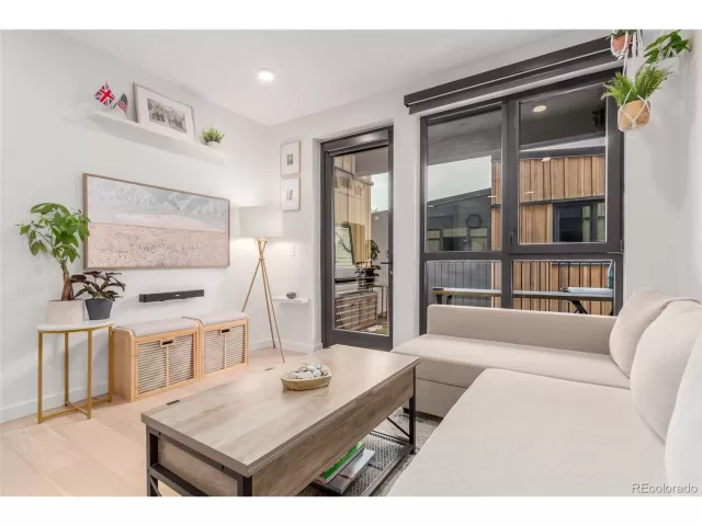 MLS: 6556982 Condo For Sale