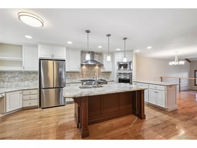 MLS: 6558444 Condo For Sale