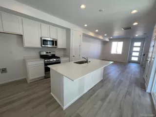 Photo #4: 6560488 Listing