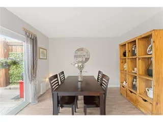 Photo #5: 6562946 Listing