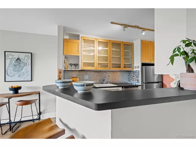 MLS: 6565288 Condo For Sale