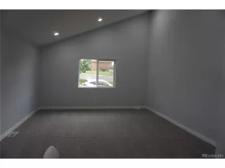 Photo #3: 6568220 Listing