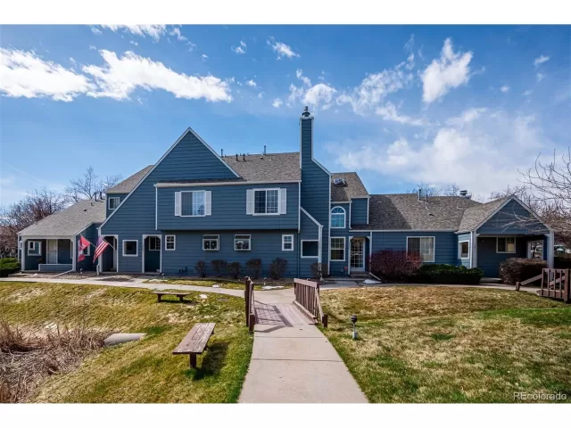 MLS: 6573392 Condo For Sale