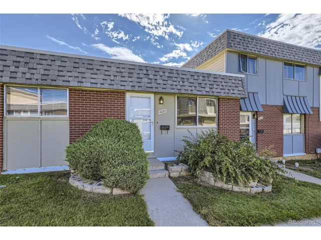 MLS: 6577373 Condo For Sale