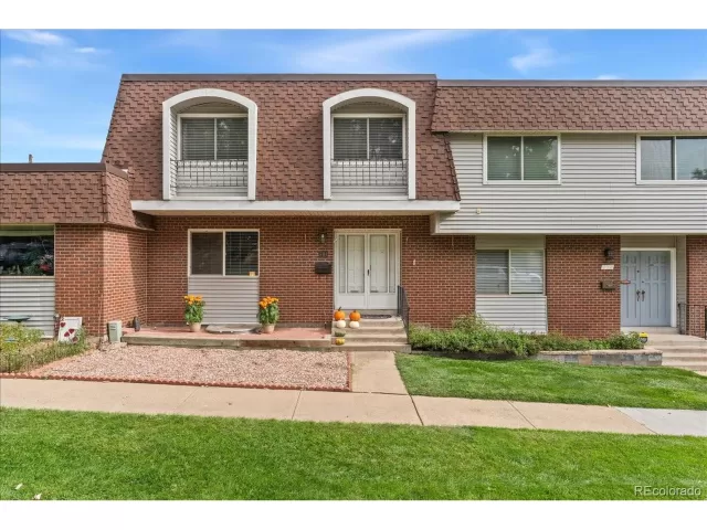 MLS: 6577908 Condo For Sale