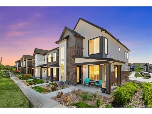 MLS: 6579878 Condo For Sale