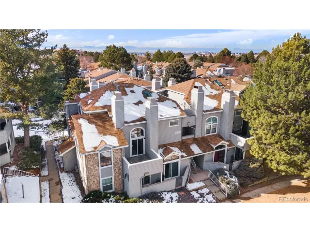 MLS: 6580125 Condo For Sale