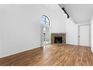 Photo #2: 6580125 Listing