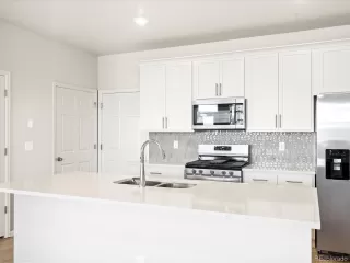 Photo #2: 6581114 Listing 