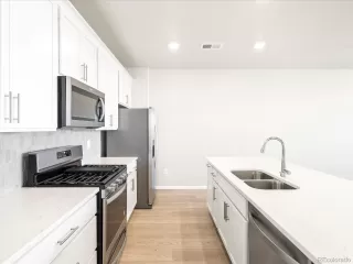 Photo #3: 6581114 Listing 