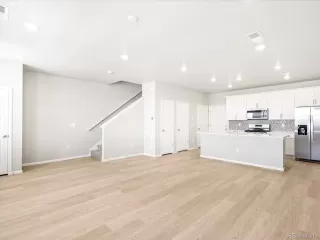 Photo #6: 6581114 Listing 