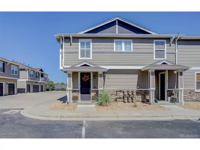 MLS: 6581728 Condo For Sale