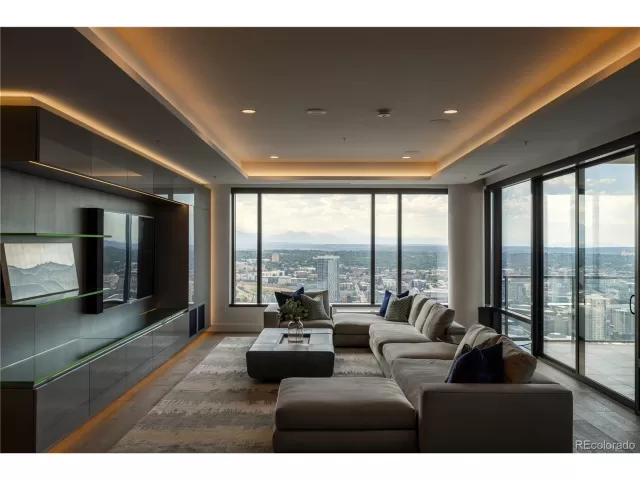 MLS: 6583990 Condo For Sale