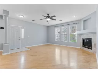 Photo #6: 6588820 Listing 