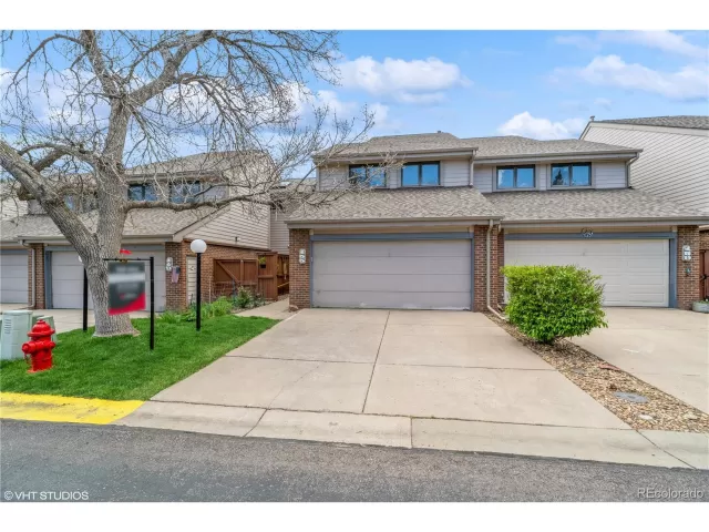 MLS: 6592988 Condo For Sale