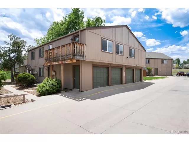 MLS: 6593172 Condo For Sale