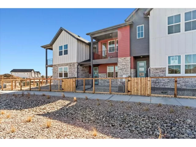 MLS: 6604585 Condo For Sale