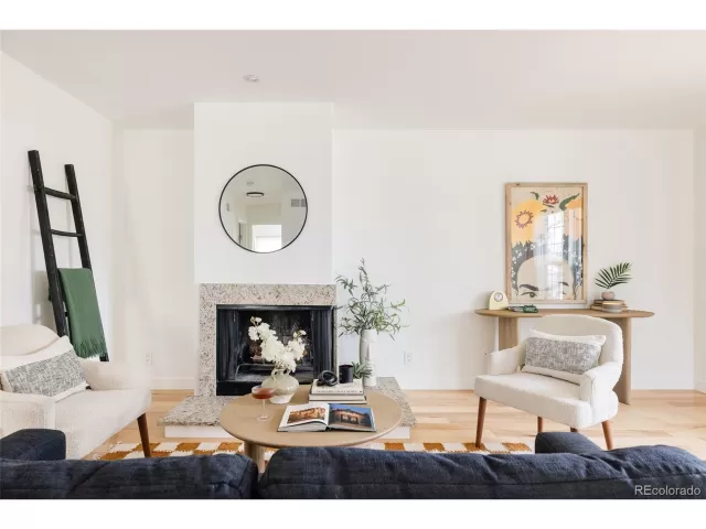 MLS: 6605536 Condo For Sale