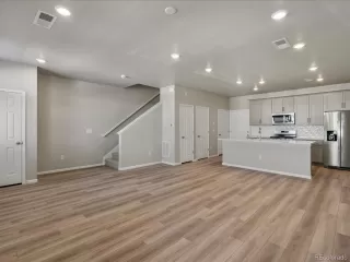 Photo #2: 6610580 Listing