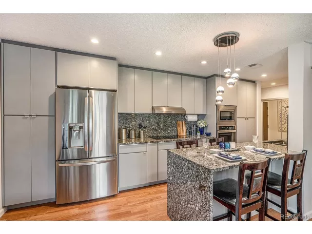 MLS: 6633833 Condo For Sale