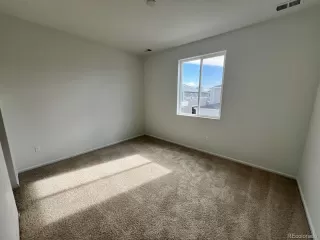 Photo #4: 6635449 Listing