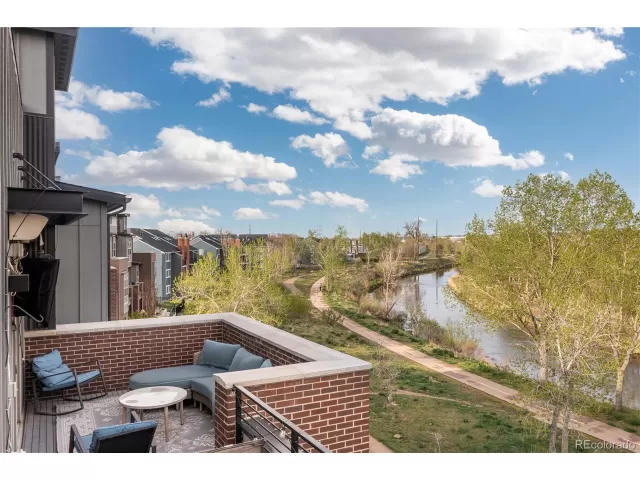 MLS: 6639045 Condo For Sale