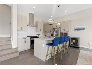 Photo #4: 6639045 Listing 