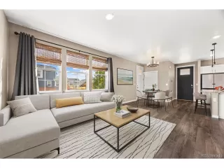 Photo #3: 6640759 Listing