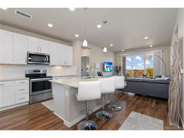 MLS: 6644535 Condo For Sale