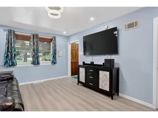 Photo #4: 6645990 Listing