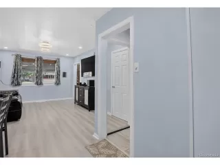 Photo #6: 6645990 Listing